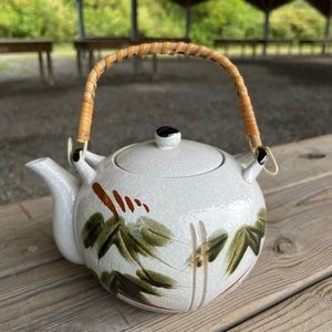 a nice chubby teapot 🫖